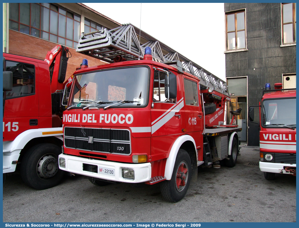 VF 22130
Corpo Nazionale Vigili del Fuoco
Iveco 130
Allestitore Rosenbauer/Ehrsam
Parole chiave: VVF;V.V.F.;Corpo;Nazionale;Vigili;del;Fuoco;AutoScala;AS;Iveco;130;Rosenbauer;Ehrsam