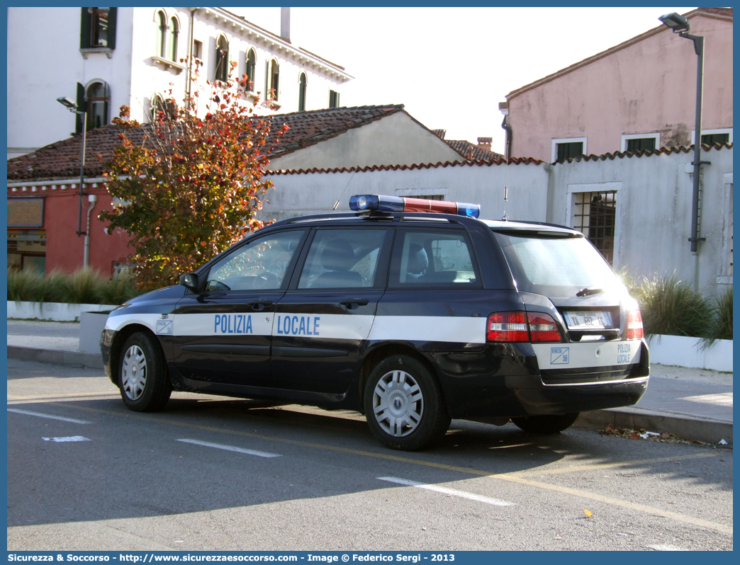 Polizia Locale YA632AC
Polizia Locale
Comune di Venezia
Fiat Stilo Multiwagon I serie
Parole chiave: Polizia;Locale;Municipale;Venezia;Fiat;Stilo;Multiwagon;YAYA632AC;YA 632 AC