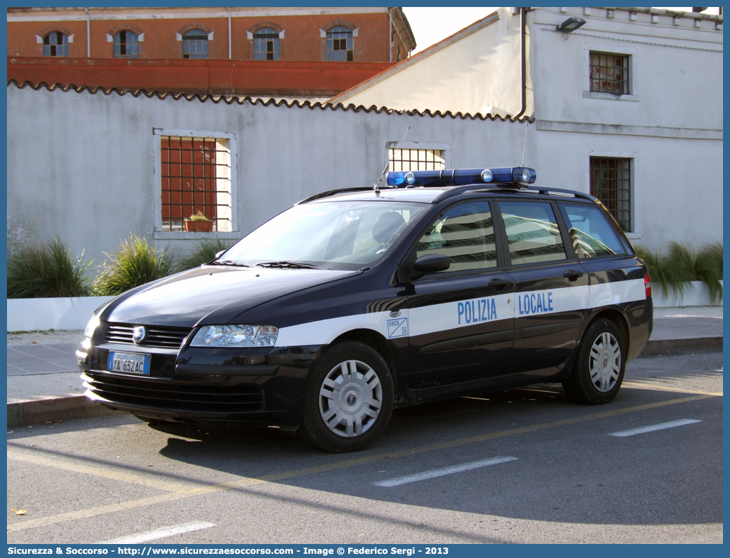 Polizia Locale YA632AC
Polizia Locale
Comune di Venezia
Fiat Stilo Multiwagon I serie
Parole chiave: Polizia;Locale;Municipale;Venezia;Fiat;Stilo;Multiwagon;YAYA632AC;YA 632 AC