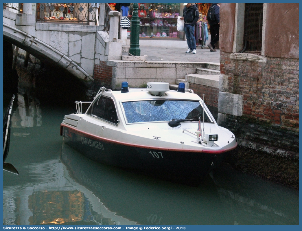 107
Arma dei Carabinieri
Reparto Operativo Nucleo Natanti
Motovedetta Costiera Classe 100
Parole chiave: CC;C.C.;Arma;Carabinieri;Servizio;Navale;Reparto;Operativo;Nucleo;Natanti;Motovedetta;Costiera;Classe;100