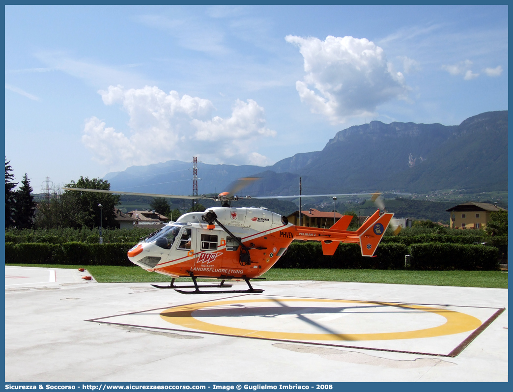 I-HVEN
118 Alto Adige
EuroCopter BK117C1
PELIKAN 2
Base di Bressanone
Parole chiave: 118;Alto Adige;Bolzano;Bressanone;EuroCopter;BK117;BK;117;I-HVEN;Pelikan 2;Pelikan2;Elicottero;Elisoccorso