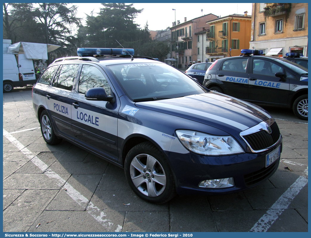 Polizia Locale YA167AB
Polizia Locale
Corpo Intercomunale
Sant'Ambrogio di Valpolicella e Dolcè
Skoda Octavia Wagon III serie
Allestitore Bertazzoni S.r.l.
Parole chiave: Polizia;Locale;Municipale;Sant Ambrogio di Valpolicella;Sant&#039;Ambrogio di Valpolicella;Dolce;Dolcè;Skoda;Octavia;Wagon;Bertazzoni;YA167AB;YA 167 AB