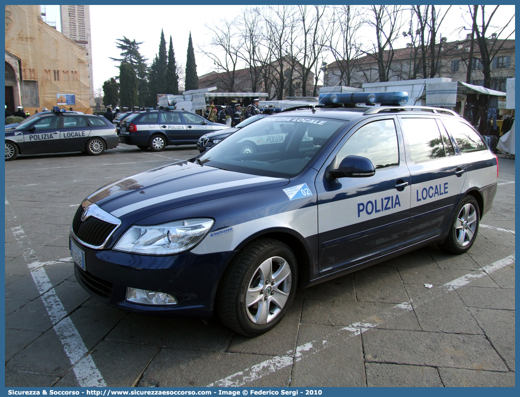 Polizia Locale YA167AB
Polizia Locale
Corpo Intercomunale
Sant'Ambrogio di Valpolicella e Dolcè
Skoda Octavia Wagon III serie
Allestitore Bertazzoni S.r.l.
Parole chiave: Polizia;Locale;Municipale;Sant Ambrogio di Valpolicella;Sant&#039;Ambrogio di Valpolicella;Dolce;Dolcè;Skoda;Octavia;Wagon;Bertazzoni;YA167AB;YA 167 AB