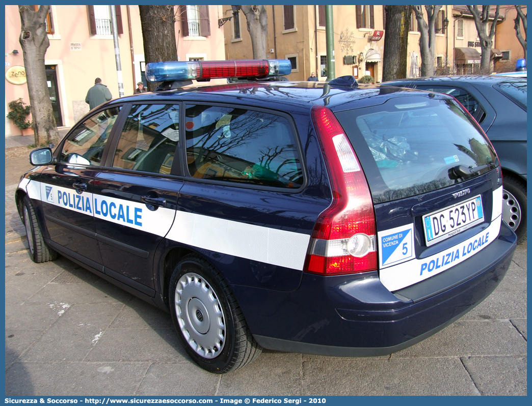 -
Polizia Locale
Comune di Vicenza
Volvo V50
Parole chiave: Polizia;Locale;Municipale;Vicenza;Volvo;V50