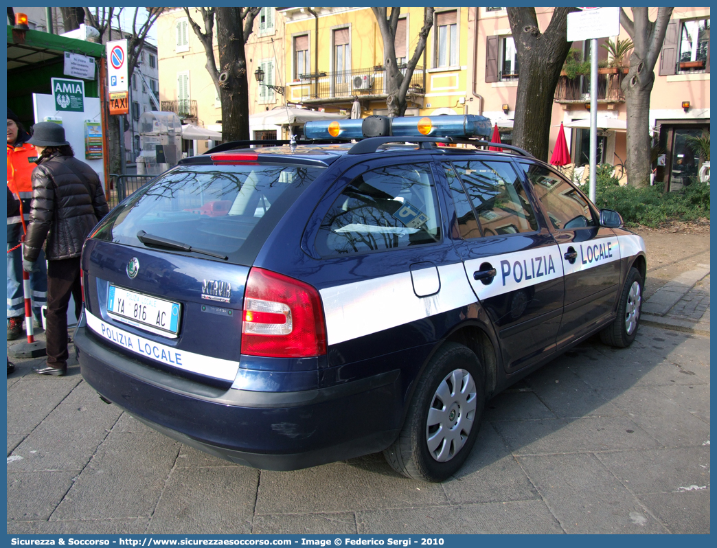 Polizia Locale YA816AC
Polizia Locale
Comune di Verona
Skoda Octavia Wagon II serie
Parole chiave: PL;P.L.;PM;P.M.;Polizia;Locale;Municipale;Verona;Skoda;Octavia;Wagon