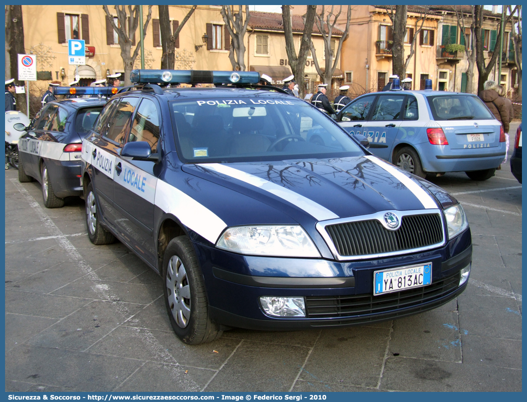 Polizia Locale YA813AC
Polizia Locale
Comune di Verona
Skoda Octavia Wagon II serie
Parole chiave: PL;P.L.;PM;P.M.;Polizia;Locale;Municipale;Verona;Skoda;Octavia;Wagon