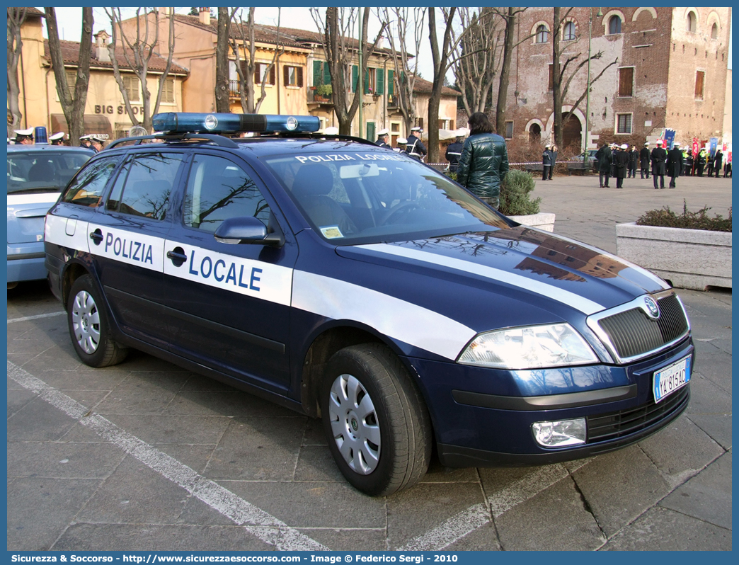 Polizia Locale YA815AC
Polizia Locale
Comune di Verona
Skoda Octavia Wagon II serie
Parole chiave: PL;P.L.;PM;P.M.;Polizia;Locale;Municipale;Verona;Skoda;Octavia;Wagon