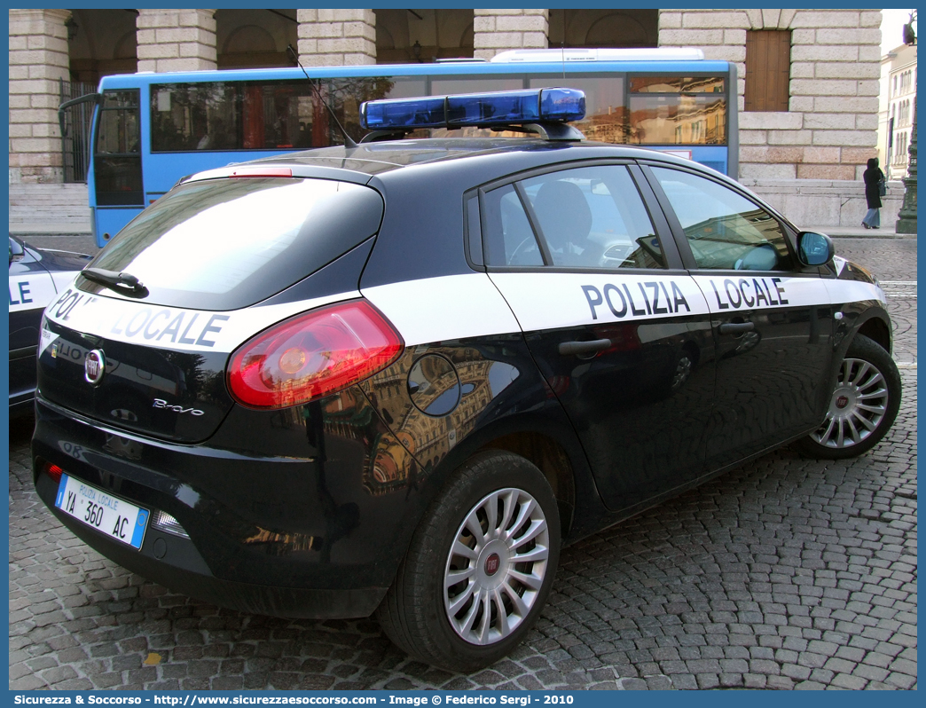 Polizia Locale YA360AC
Polizia Locale
Comune di Negrar
Fiat Nuova Bravo
Parole chiave: Polizia;Locale;Municipale;Negrar;Fiat;Nuova Bravo;YA360AC