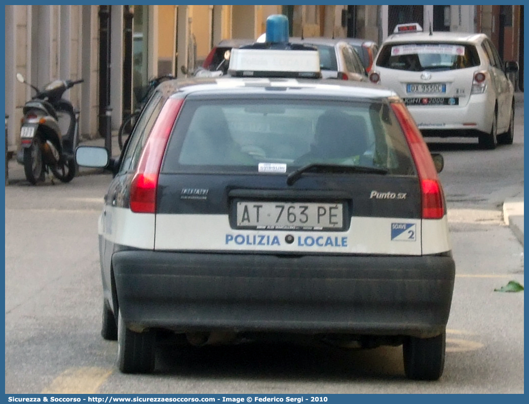 -
Polizia Locale
Comune di Soave
Fiat Punto I serie
Parole chiave: PL;P.L.;PM;P.M.;Polizia;Locale;Municipale;Soave;Fiat;Punto