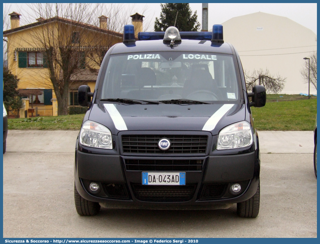 -
Polizia Locale
Comune di Montegrotto Terme
Fiat Doblò I serie restyling
Parole chiave: Polizia;Locale;Municipale;Montegrotto Terme;Fiat;Doblò;Doblo