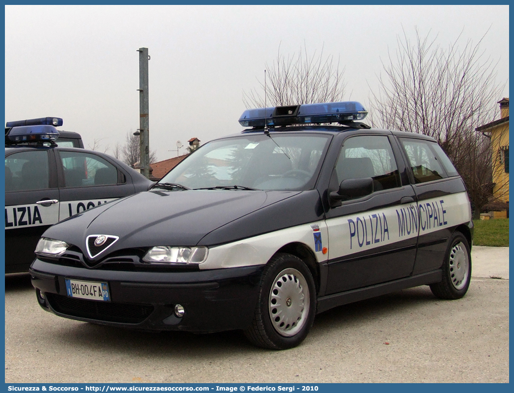 -
Polizia Municipale
Comune di Montegrotto Terme
Alfa Romeo 145
Parole chiave: Polizia;Locale;Municipale;Montegrotto Terme;Alfa Romeo;145