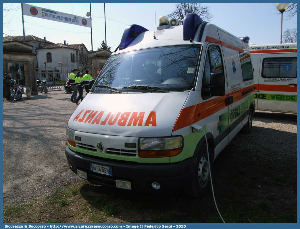 30
Croce Verde Verona
Renault Master II serie
Allestitore Aricar S.p.A.
Sezione di Grezzana
Parole chiave: Croce Verde;CV;C.V.;Verona;Pubblica;Assistenza;Ambulanza;Renault;Master