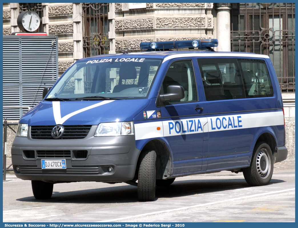 -
Polizia Locale
Comune di Padova
Volkswagen Transporter T5
Parole chiave: PL;PM;P.L.;P.M.;Polizia;Locale;Municipale;Padova;Volkswagen;Transporter;T5