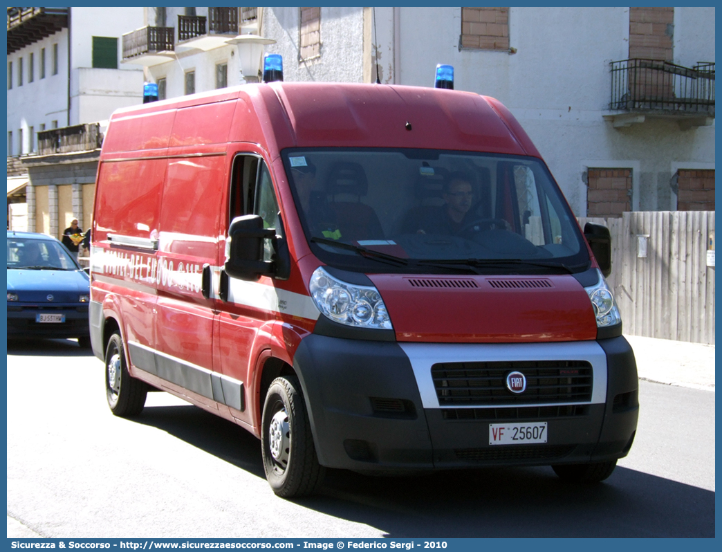 VF 25607
Corpo Nazionale Vigili del Fuoco
Fiat Ducato III serie 
Fornitura Regione Lombardia
Parole chiave: VVF;V.V.F.;Corpo;Nazionale;Vigili;del;Fuoco;Fiat;Ducato;X250;Lombardia