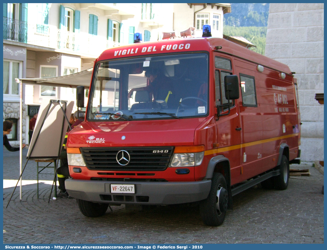 VF 22647
Corpo Nazionale Vigili del Fuoco
Mercedes Benz Vario 614D 
Allestitore BAI S.r.l.
Parole chiave: VVF;V.V.F.;Corpo;Nazionale;Vigili;del;Fuoco;AutoFurgone;Unità;Unita;Comando;Crisi;Locale;Logistico;Posto;Avanzato;AF/UCL;AF;UCL;Mercedes;Benz;Vario;614D;VF;Bai;Tecnica