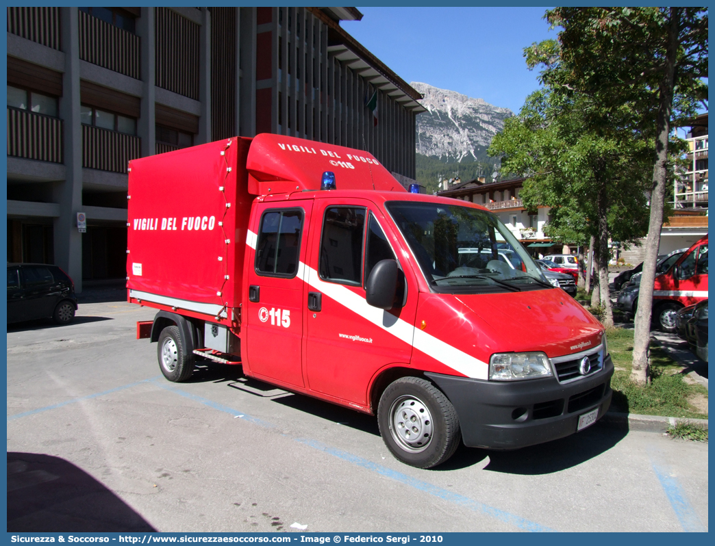 VF 25304
Corpo Nazionale Vigili del Fuoco
Fiat Ducato II serie restyling 

Parole chiave: VF;V.F.;VVF;V.V.F.;Corpo;Nazionale;Vigili del Fuoco;Vigili;Fuoco;Fiat;Ducato III serie;25304