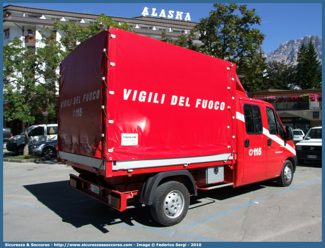 VF 25304
Corpo Nazionale Vigili del Fuoco
Fiat Ducato II serie restyling 

Parole chiave: VF;V.F.;VVF;V.V.F.;Corpo;Nazionale;Vigili del Fuoco;Vigili;Fuoco;Fiat;Ducato III serie;25304