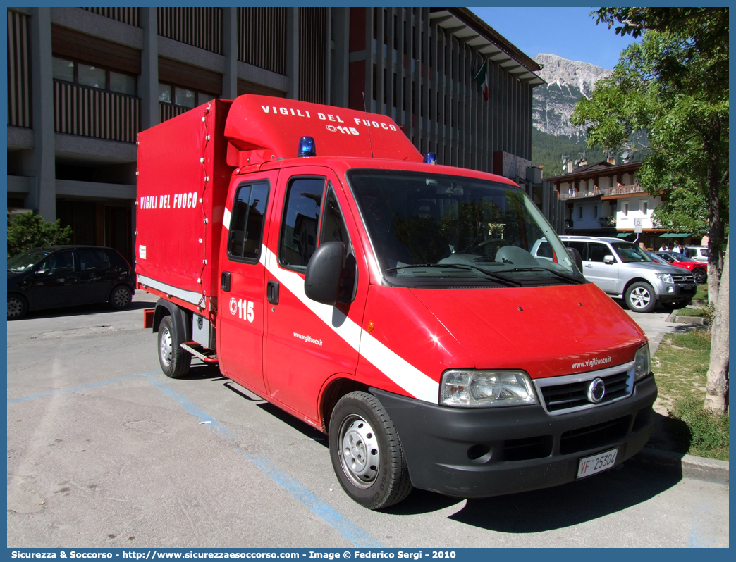 VF 25304
Corpo Nazionale Vigili del Fuoco
Fiat Ducato II serie restyling 

Parole chiave: VF;V.F.;VVF;V.V.F.;Corpo;Nazionale;Vigili del Fuoco;Vigili;Fuoco;Fiat;Ducato III serie;25304