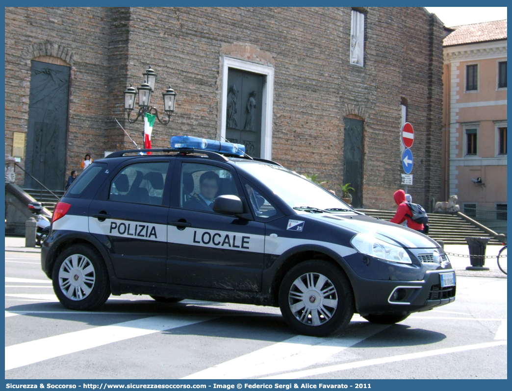 Polizia Locale YA018AG
Polizia Locale
Comune di Padova
Fiat Sedici II serie
Allestitore Focaccia Group S.r.l.
Parole chiave: Polizia;Locale;Municipale;Padova;Fiat;Sedici;YA018AG;YA 018 AG;Focaccia