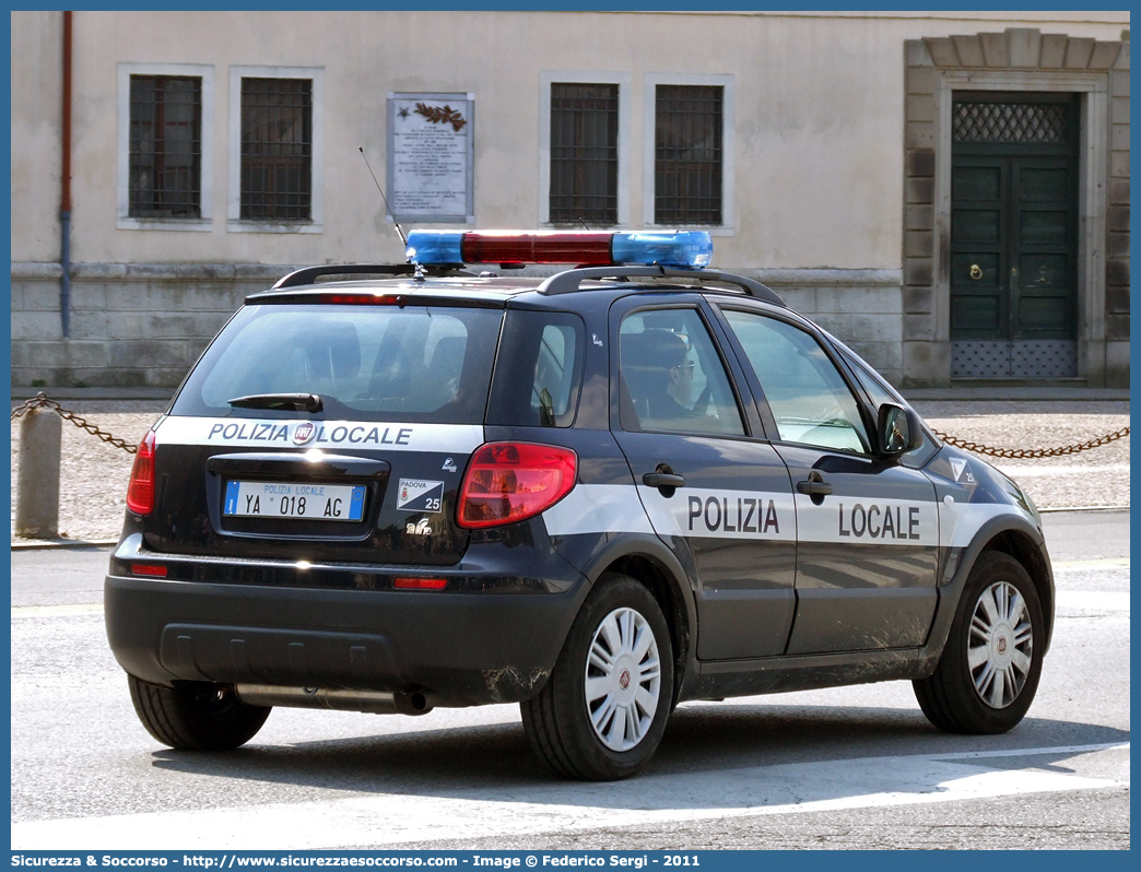 Polizia Locale YA018AG
Polizia Locale
Comune di Padova
Fiat Sedici II serie
Allestitore Focaccia Group S.r.l.
Parole chiave: Polizia;Locale;Municipale;Padova;Fiat;Sedici;YA018AG;YA 018 AG;Focaccia