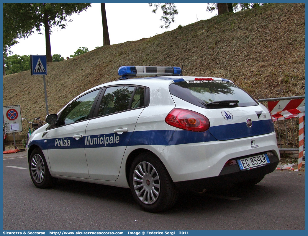 -
Polizia Municipale
Comune di Ferrara
Fiat Nuova Bravo
Allestitore Focaccia Group S.r.l.
Parole chiave: Polizia;Municipale;Locale;Ferrara;Fiat;Nuova Bravo;Focaccia