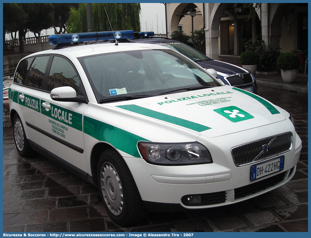 -
Polizia Locale
Consorzio Terre del Serio
Volvo V50
Allestitore Focaccia Group S.r.l.
Parole chiave: Polizia;Locale;Municipale;Terre del Serio;Bariano;Fornovo San Giovanni;Misano di Gera d'Adda;Misano di Gera d Adda;Morengo;Mozzanica;Pagazzano;Volvo;V50;V 50;Focaccia