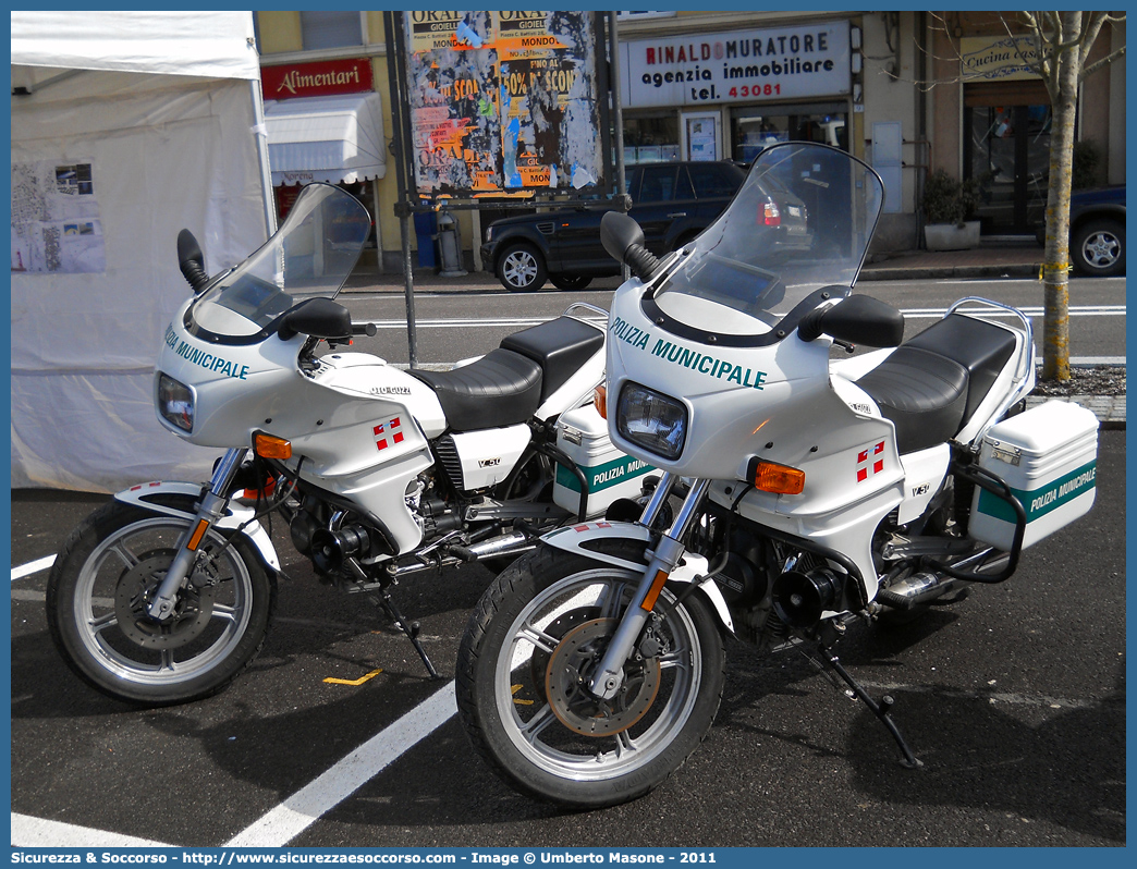 -
Polizia Municipale
Comune di Mondovì
Moto Guzzi V50
Parole chiave: Polizia;Locale;Municipale;Mondovì;Moto Guzzi;V50