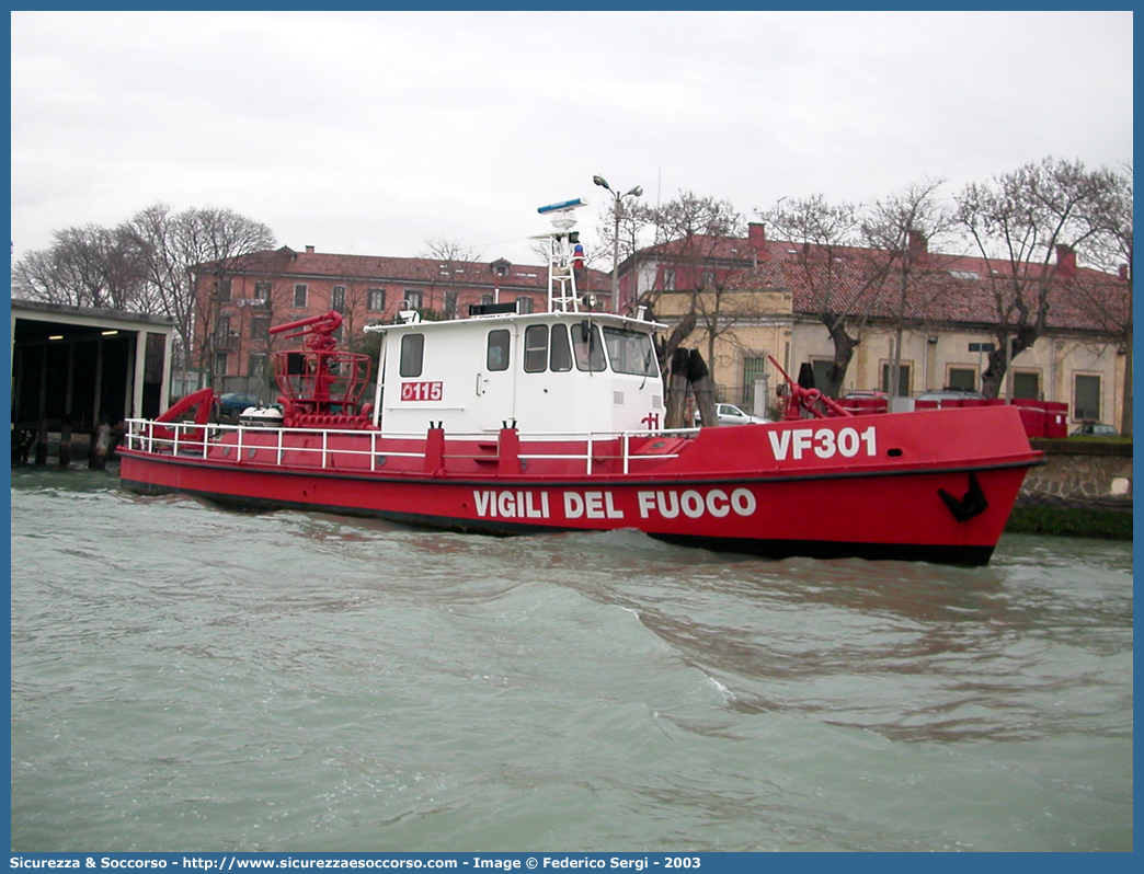 VF 301
Corpo Nazionale Vigili del Fuoco
Nucleo Portuale
MotoBarcaPompa Classe 301
Parole chiave: Corpo;Nazionale;Vigili del Fuoco;Vigili;Fuoco;MotoBarcaPompa;Classe 300;Portuale;Navale;Nautica;Nautico;Nautici;Porti;Imbarcazione