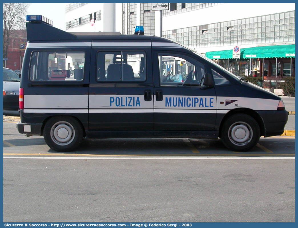 -
Polizia Municipale
Comune di Venezia
Fiat Scudo I serie
Allestitore Orlandi S.r.l.
Parole chiave: PL;P.L.;PM;P.M.;Polizia;Locale;Municipale;Venezia;Fiat;Scudo;Orlandi