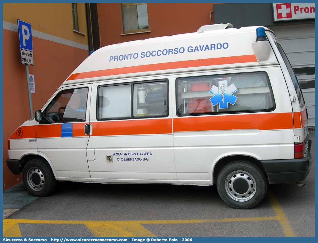 9
118 Brescia
Volkswagen Transporter T4
Parole chiave: 118;AREU;A.R.E.U.;S.S.U.Em.;SSUEm;Lombardia;Brescia;Ambulanza;Volkswagen;Transporter;T4