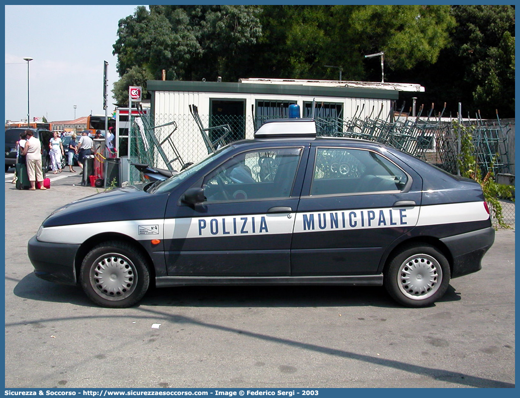 -
Polizia Municipale
Unione Comuni Cassola, Mussolente e Romano d'Ezzelino
Alfa Romeo 146
Parole chiave: Polizia;Locale;Municipale;Cassola;Mussolente;Romano d'Ezzelino;Alfa Romeo;146