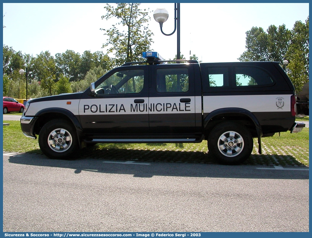 -
Polizia Municipale
Comune di Jesolo
Nissan Navara I serie
Parole chiave: PL;PM;P.L.;P.M.;Polizia;Locale;Municipale;Jesolo;Nissan;Navara