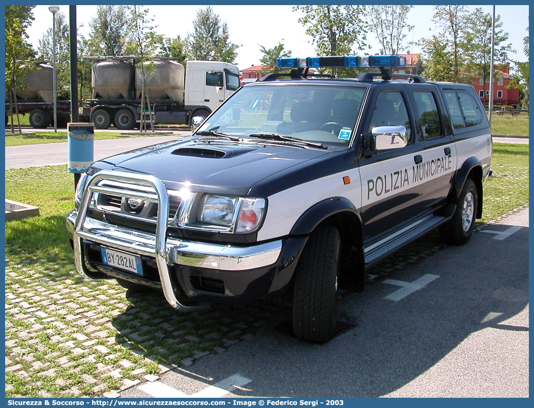 -
Polizia Municipale
Comune di Jesolo
Nissan Navara I serie
Parole chiave: PL;PM;P.L.;P.M.;Polizia;Locale;Municipale;Jesolo;Nissan;Navara