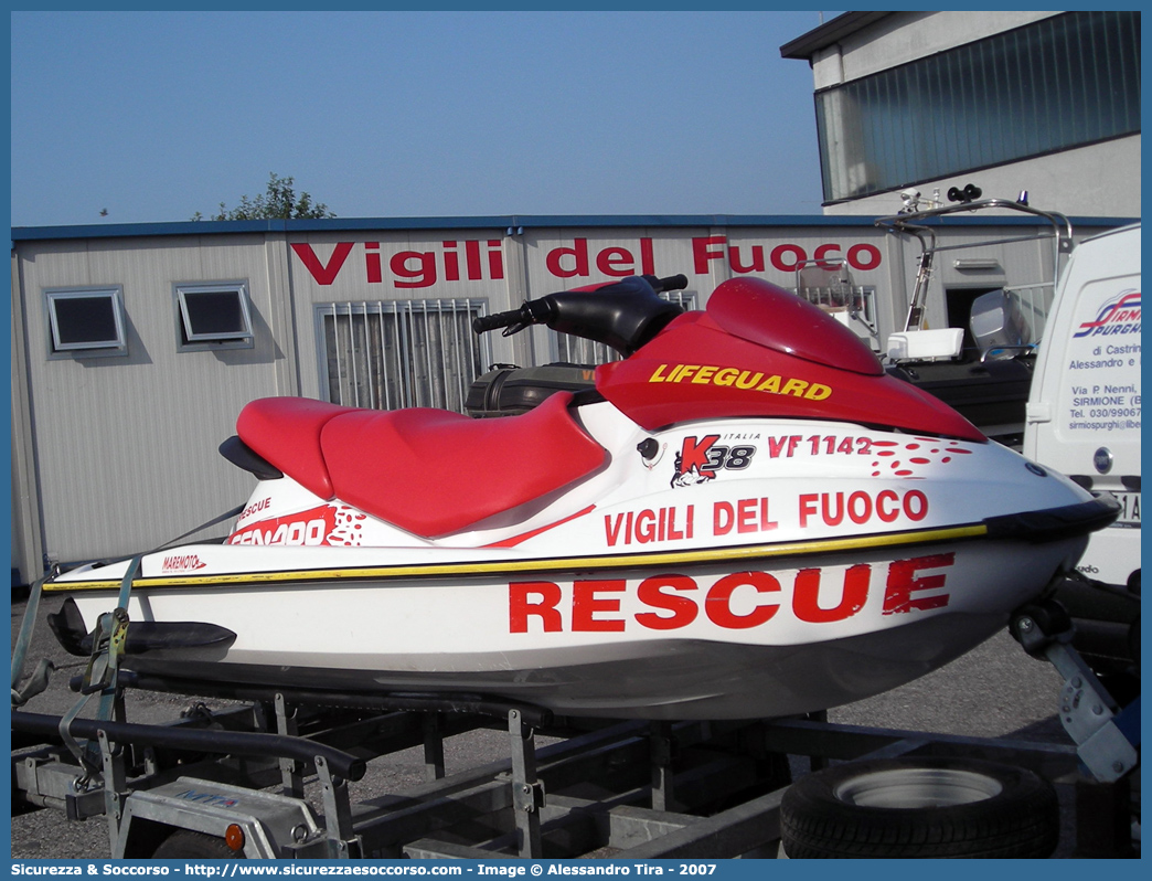 VF 1142
Corpo Nazionale Vigili del Fuoco
Nucleo Soccorso Subacqueo e Acquatico
SeaDoo GTI
Parole chiave: Corpo;Nazionale;Vigili del Fuoco;Vigili;Fuoco;Moto d&#039;Acqua;Moto;Acqua;Acquascooter;SeaDoo;Sea Doo;GTI;NSSA;N.S.S.A.;Soccorso;Subacqueo;Acquatico;Sommozzatori;Subacquei