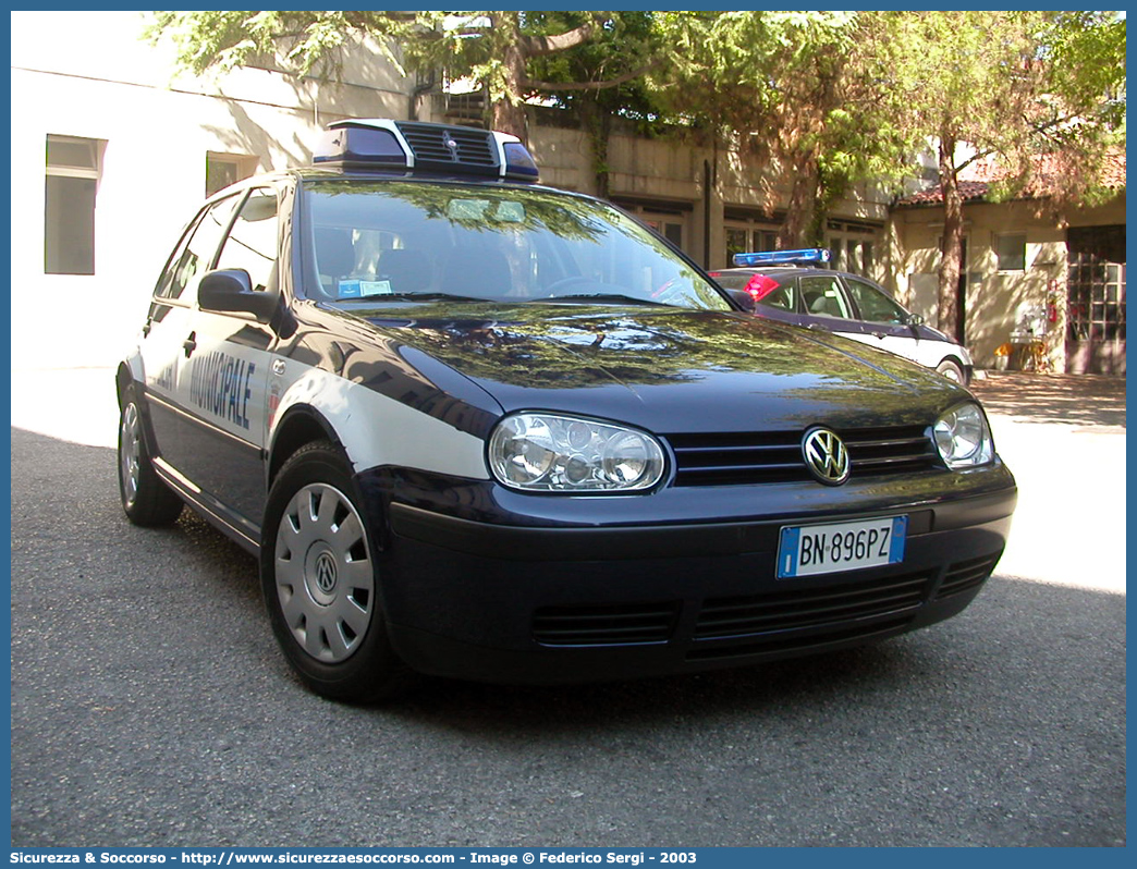 -
Polizia Municipale
Comune di Vicenza
Volkswagen Golf IV serie
Parole chiave: PL;P.L.;PM;P.M.;Polizia;Locale;Municipale;Vicenza;Volkswagen;Golf