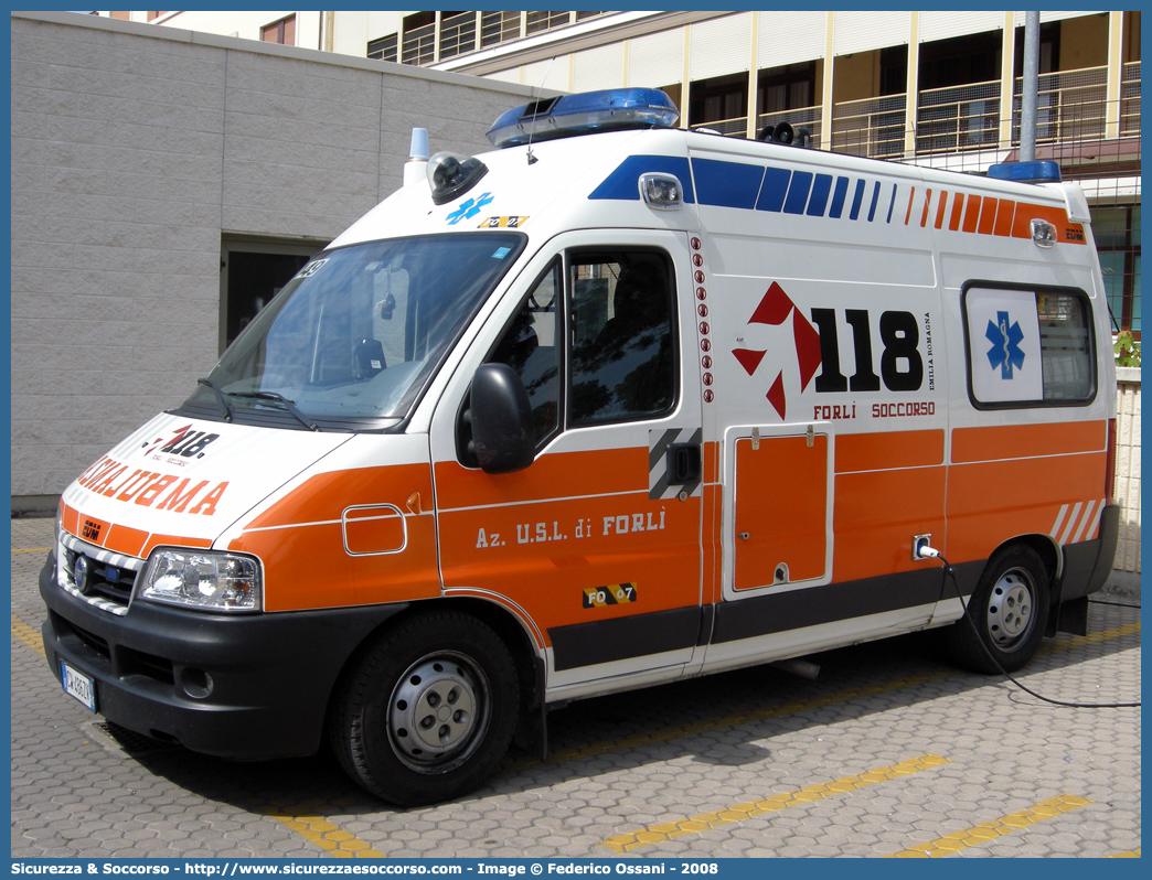 FO 07
118 Romagna Soccorso
Ambito Territoriale di Forlì
Fiat Ducato II serie restyling
Allestitore EDM S.r.l.
Parole chiave: 118;Romagna;Soccorso;Forlì;Ambulanza;Autoambulanza;Fiat;Ducato;EDM;E.D.M.