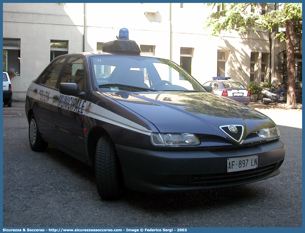 -
Polizia Municipale
Comune di Vicenza
Alfa Romeo 146
Parole chiave: Polizia;Locale;Municipale;Vicenza;Alfa Romeo;146