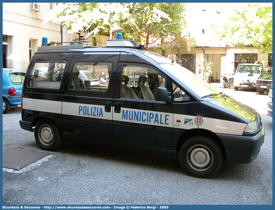 -
Polizia Municipale
Comune di Vicenza
Fiat Scudo I serie
Parole chiave: Polizia;Locale;Municipale;Vicenza;Fiat;Scudo