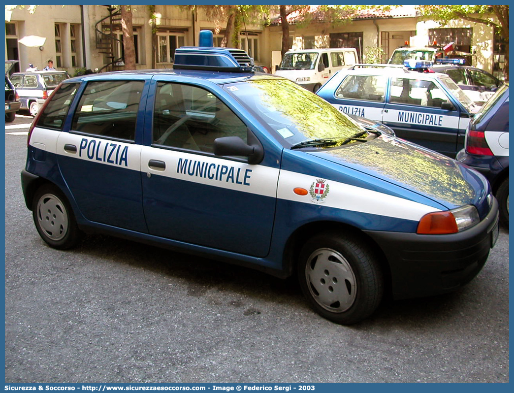 -
Polizia Municipale
Comune di Vicenza
Fiat Punto I serie
Parole chiave: Polizia;Locale;Municipale;Vicenza;Fiat;Punto