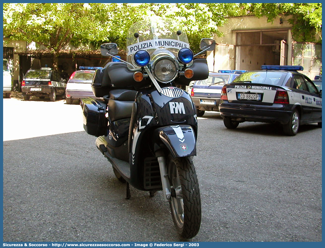 -
Polizia Municipale
Comune di Vicenza
Aprilia Scarabeo I serie
Parole chiave: Polizia;Locale;Municipale;Vicenza;Aprilia;Scarabeo