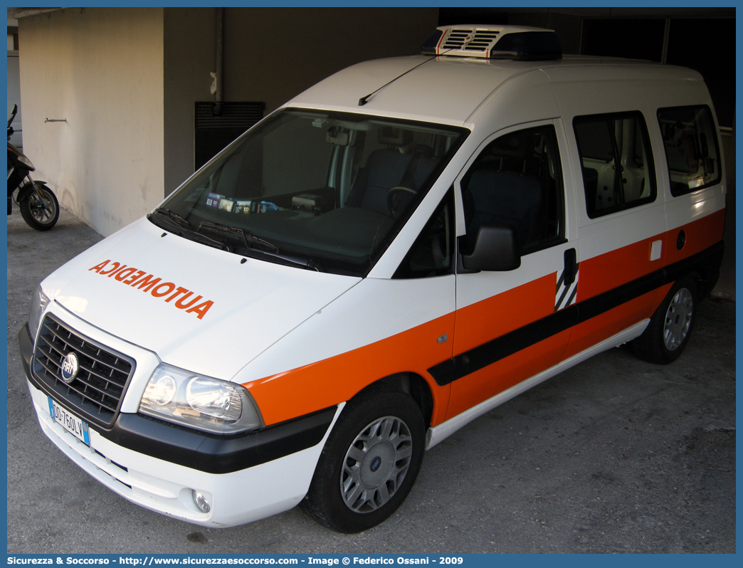 MIKE 04
118 Romagna Soccorso
Ambito Territoriale di Rimini
Fiat Scudo III serie
(variante)
Parole chiave: 118;Romagna;Soccorso;Rimini;Automedica;Fiat;Scudo