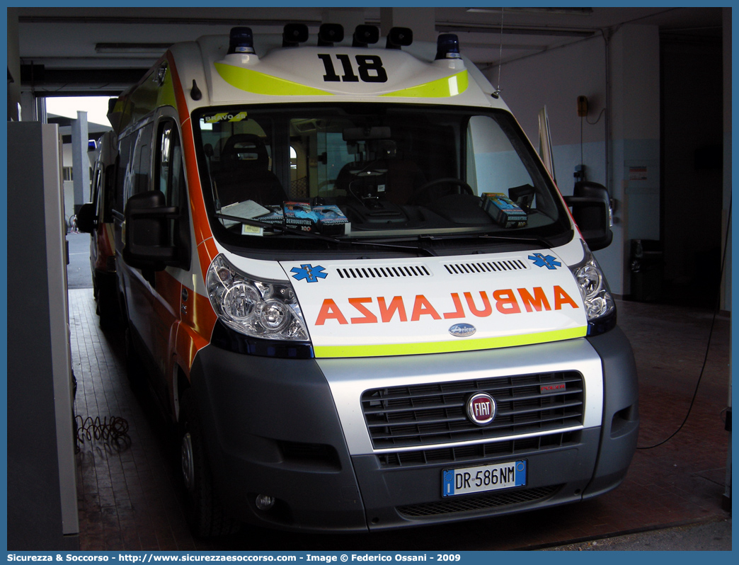 BRAVO 28
118 Romagna Soccorso
Ambito Territoriale di Rimini
Fiat Ducato III serie
Allestitore Aricar S.p.A.
Parole chiave: 118;Romagna;Soccorso;Rimini;Ambulanza;Autoambulanza;Fiat;Ducato;X250;X 250;Aricar