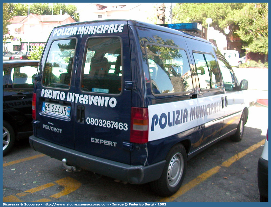 -
Polizia Municipale
Comune di Gravina in Puglia
Peugeot Expert I serie
Parole chiave: Polizia;Locale;Municipale;Gravina in Puglia;Peugeot;Expert