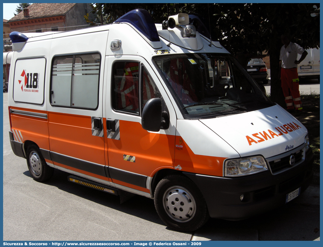 FE 3184
118 Ferrara Soccorso
Fiat Ducato II serie restyling
Allestitore Aricar S.p.A.
Parole chiave: 118;Ferrara;Soccorso;Ambulanza;Autoambulanza;Fiat;Ducato;Aricar