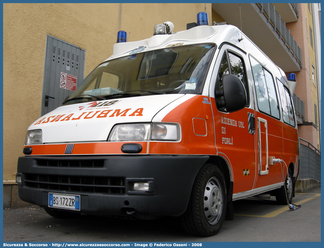 FO 03
118 Romagna Soccorso
Ambito Territoriale di Forlì
Fiat Ducato II serie
Allestitore MAF S.n.c.
(variante)
Parole chiave: 118;Romagna;Soccorso;Forlì;Forli;Ambulanza;Autoambulanza;Fiat;Ducato;MAF