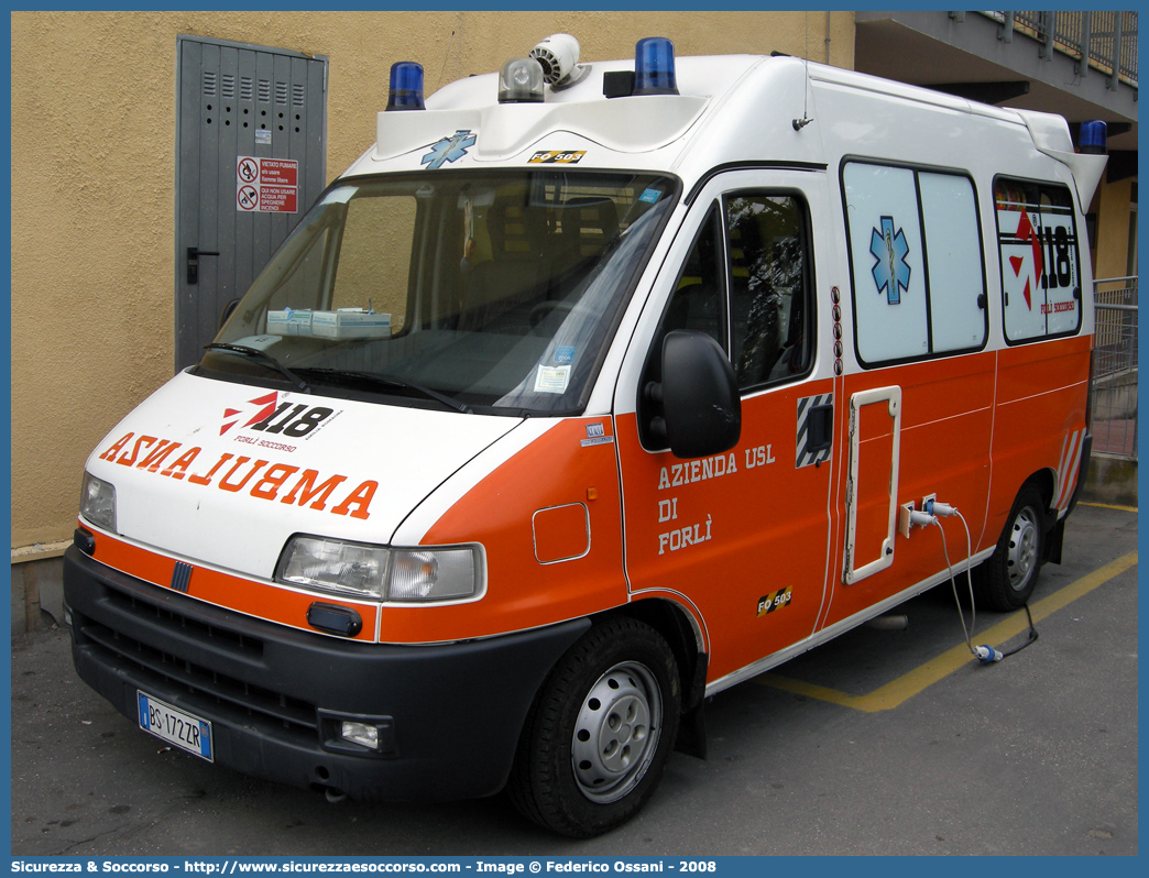 FO 03
118 Romagna Soccorso
Ambito Territoriale di Forlì
Fiat Ducato II serie
Allestitore MAF S.n.c.
(variante)
Parole chiave: 118;Romagna;Soccorso;Forlì;Forli;Ambulanza;Autoambulanza;Fiat;Ducato;MAF