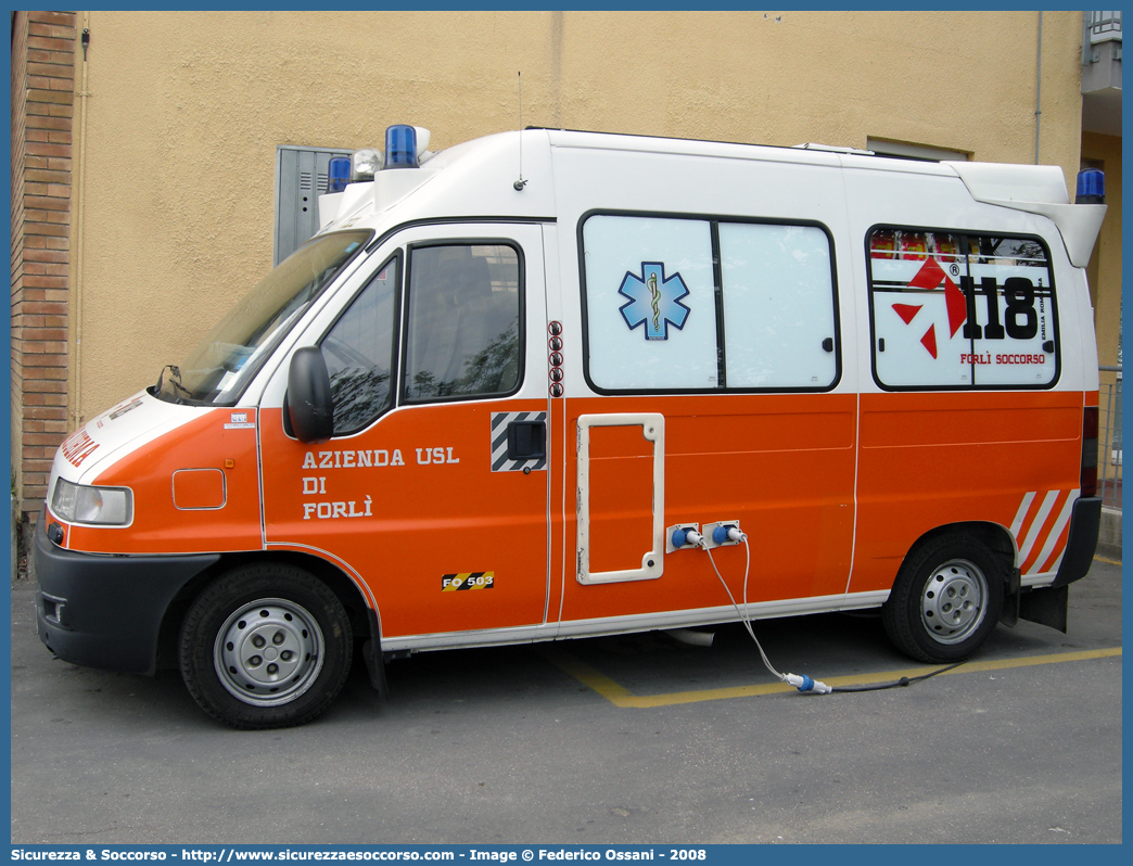 FO 03
118 Romagna Soccorso
Ambito Territoriale di Forlì
Fiat Ducato II serie
Allestitore MAF S.n.c.
(variante)
Parole chiave: 118;Romagna;Soccorso;Forlì;Forli;Ambulanza;Autoambulanza;Fiat;Ducato;MAF