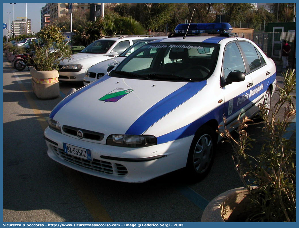 -
Polizia Municipale
Comune di L'Aquila
Fiat Marea
Parole chiave: Polizia;Municipale;Locale;L'Aquila;Aquila;Fiat;Marea