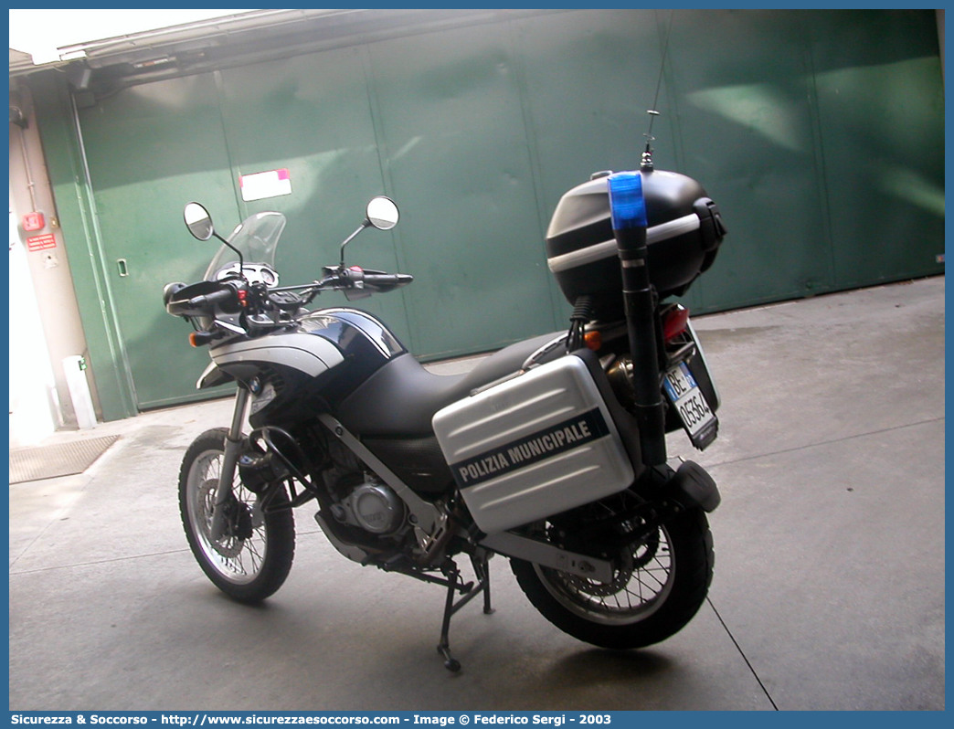 -
Polizia Municipale
Comune di Padova
Bmw F650GS
Parole chiave: Polizia;Locale;Municipale;Padova;Bmw;F650GS