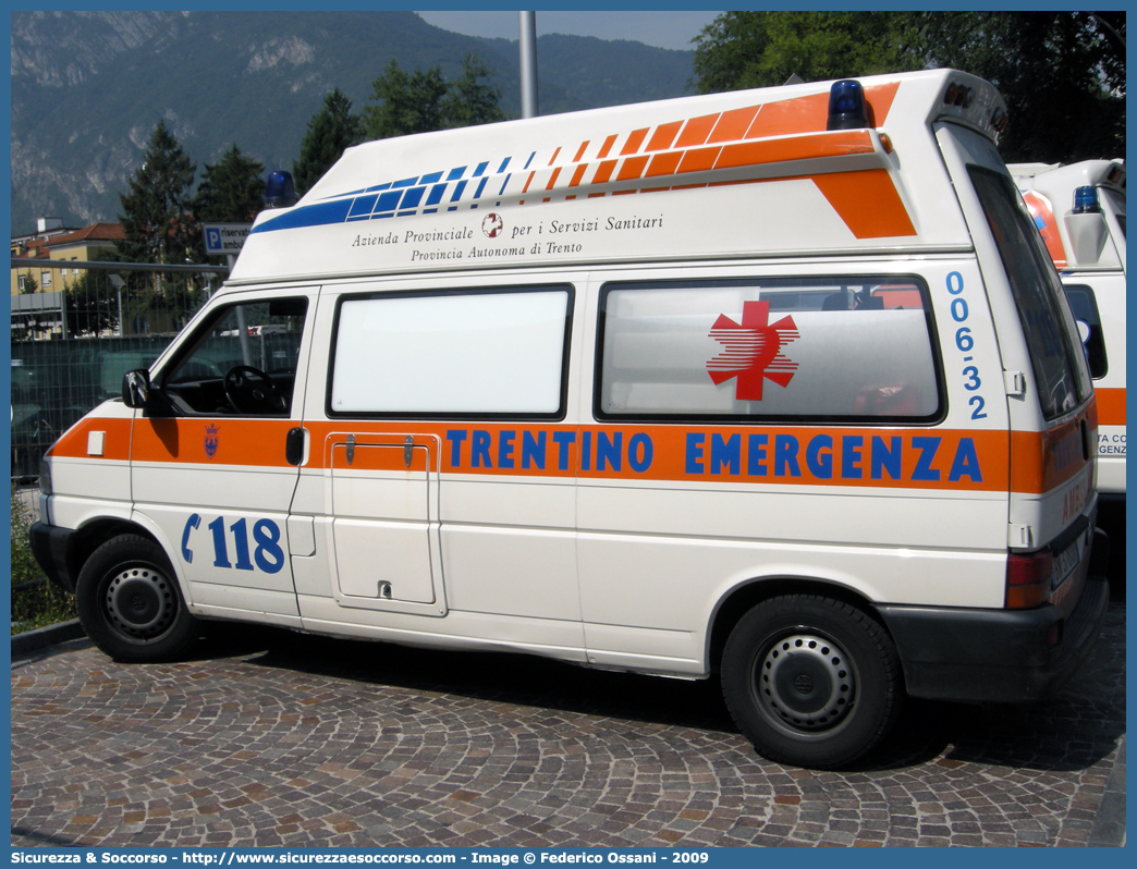 006-32
118 Trentino Emergenza
Volkswagen Transporter T4 restyling
Allestitore EDM S.r.l.
Parole chiave: 118;Trento;Trentino;Emergenza;Ambulanza;Volkswagen;Transporter;T4;EDM